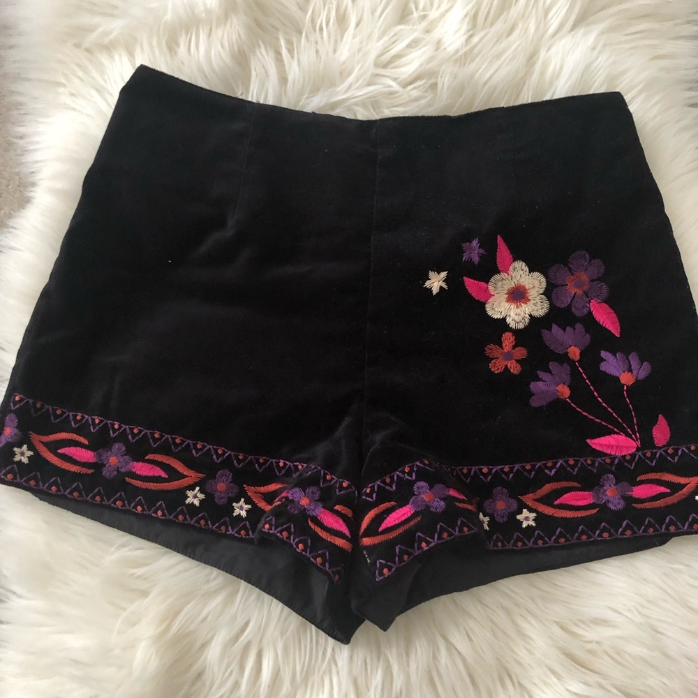 Forever21 high waisted velvet embroidered shorts
